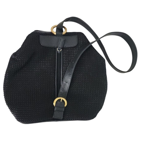 MONDANI New York Black Sling Backpack - Picture 4 of 13